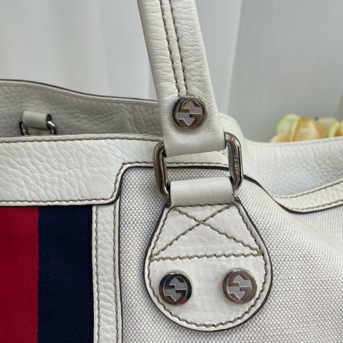 Gucci Canvas White Shoulder Bag