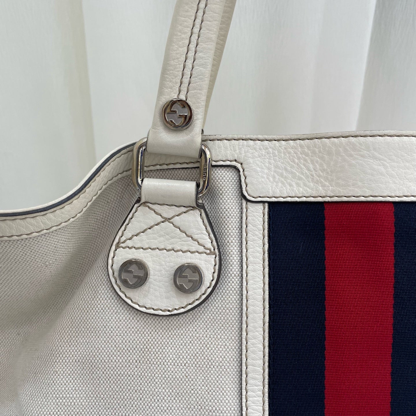 Gucci Canvas White Shoulder Bag