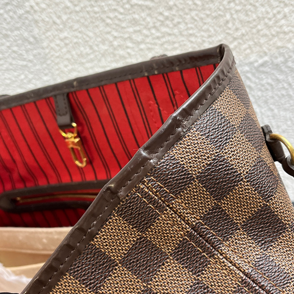 Louis Vuitton Shoulder Bag