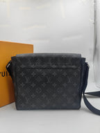 Louis Vuitton Messenger Bag