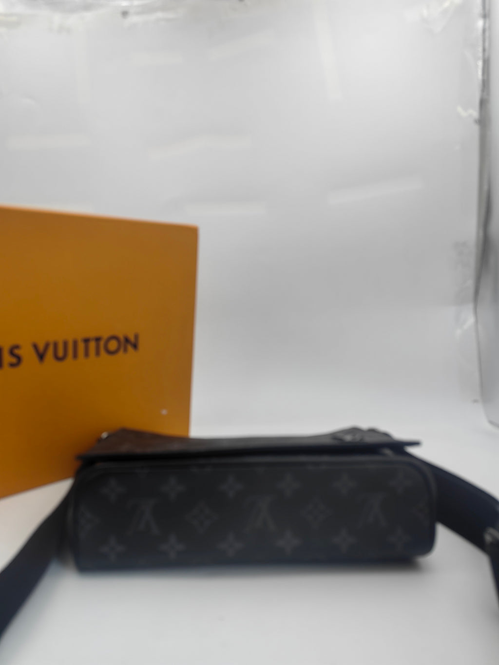 Louis Vuitton Messenger Bag