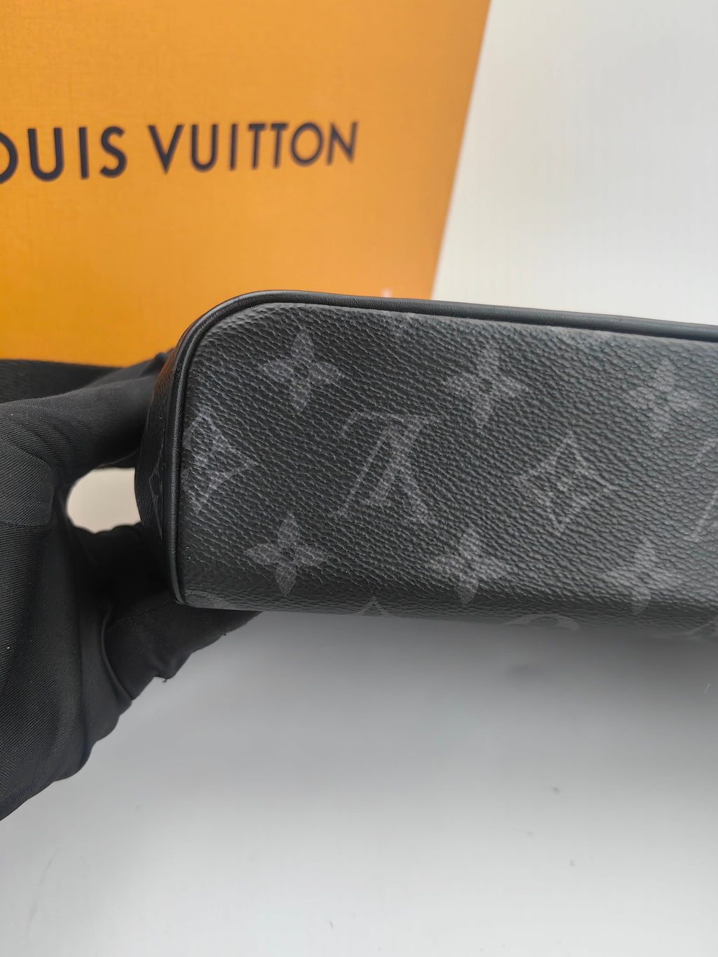 Louis Vuitton Messenger Bag