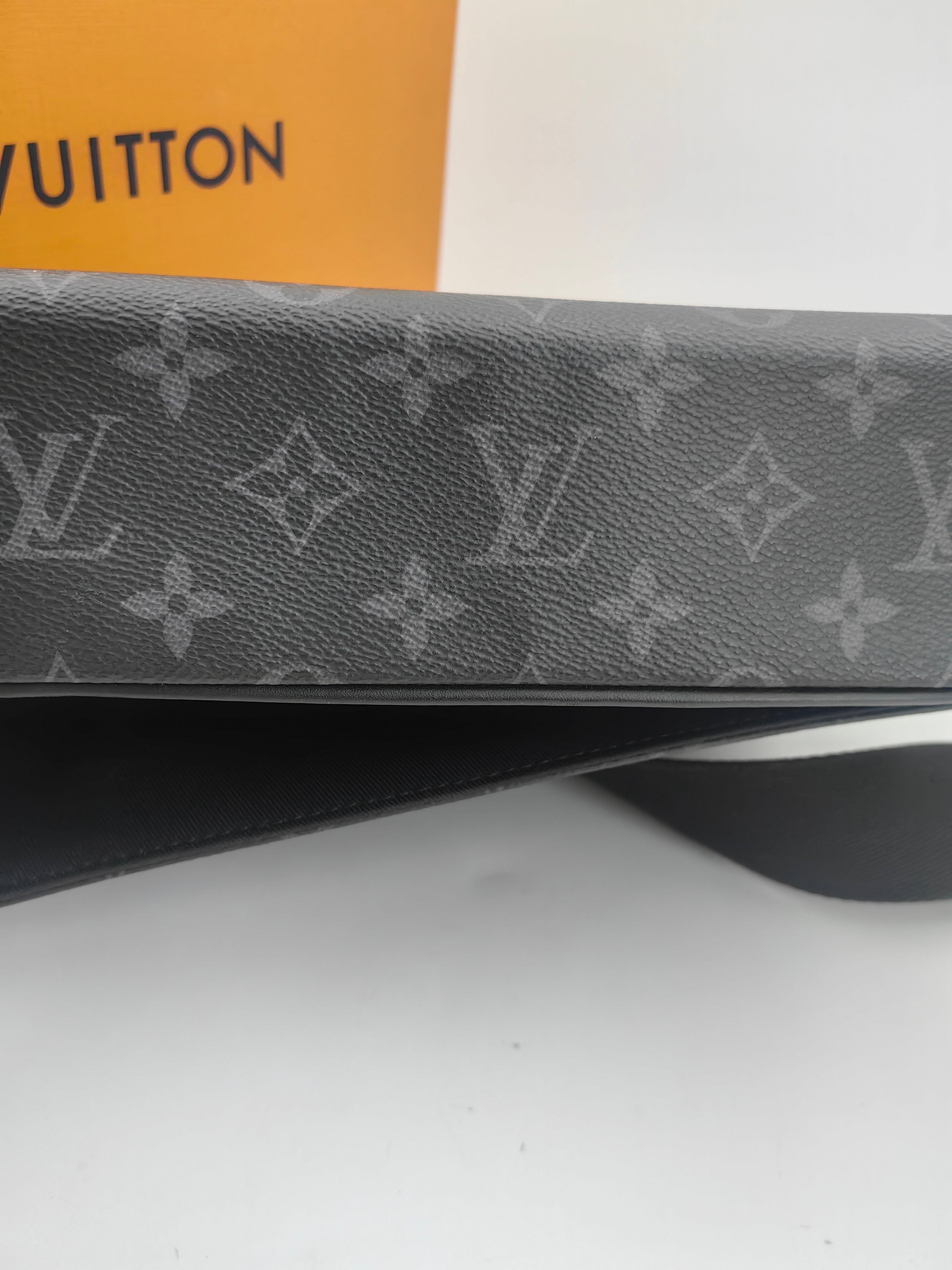 Louis Vuitton Messenger Bag