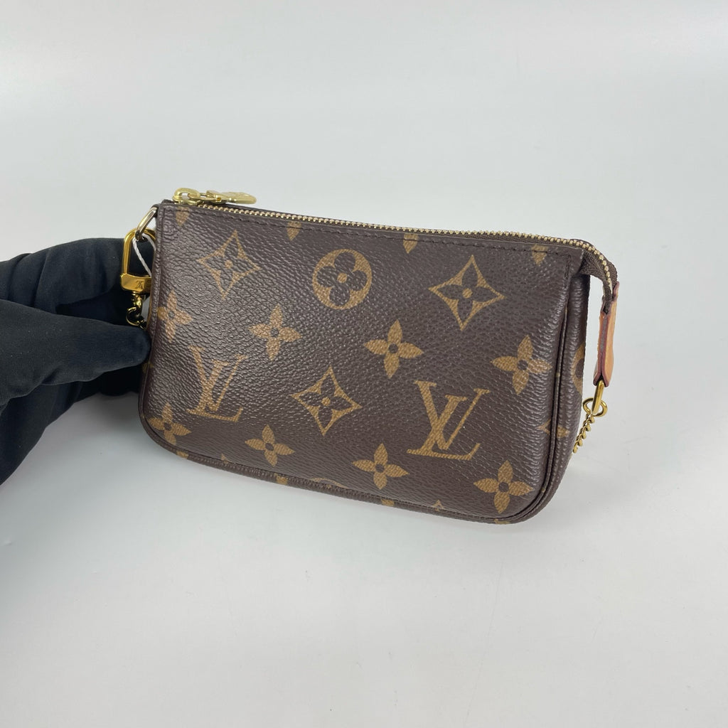 Louis Vuitton Clutch