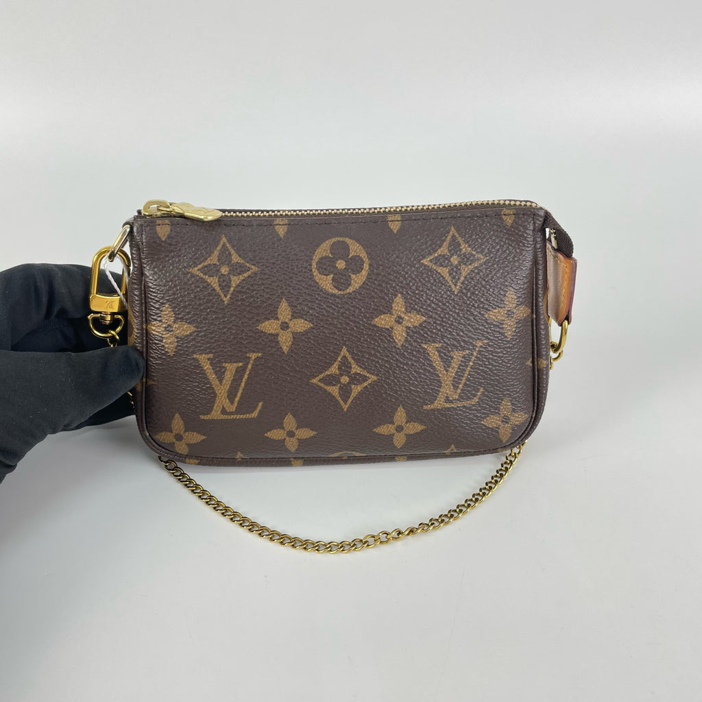 Louis Vuitton Clutch