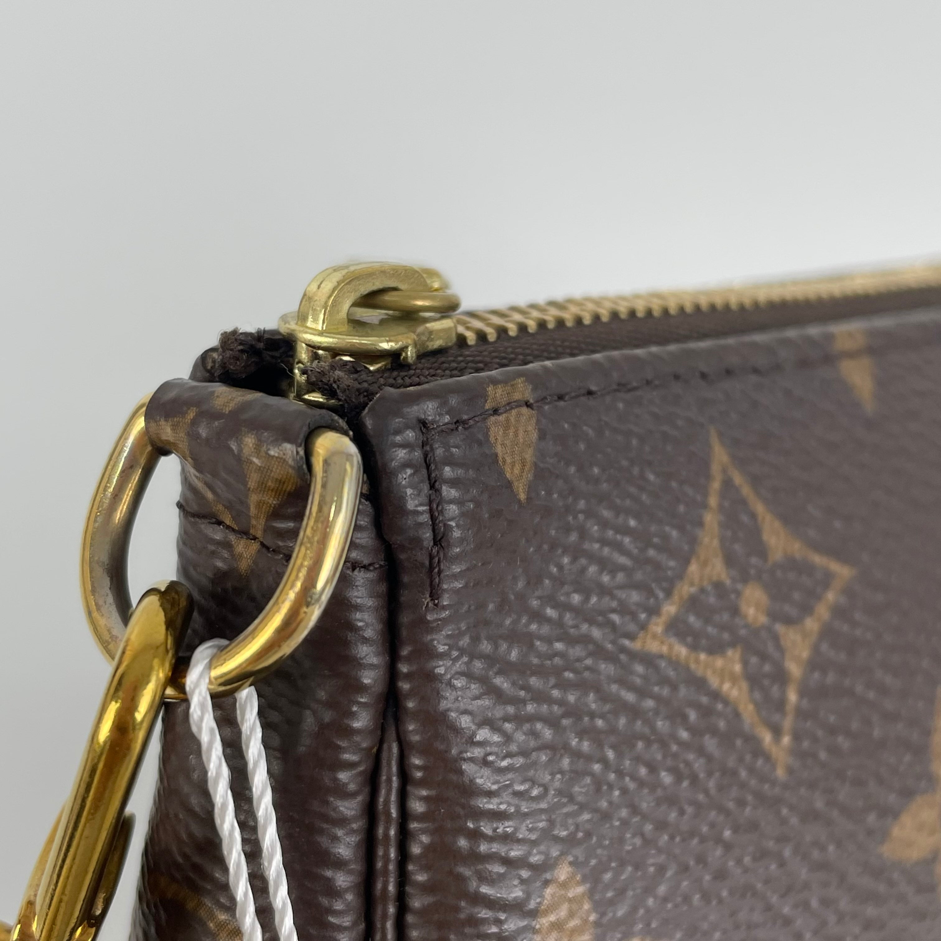 Louis Vuitton Clutch