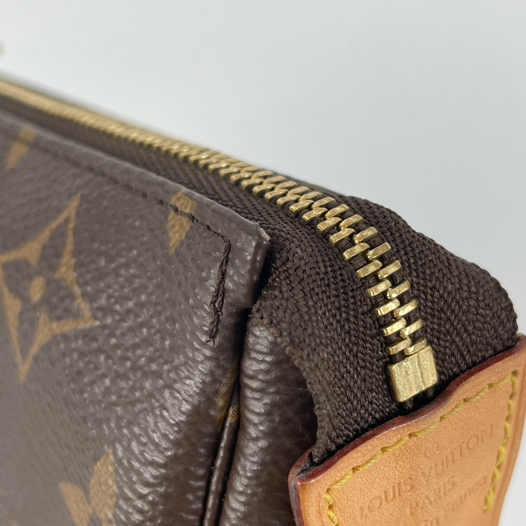 Louis Vuitton Clutch