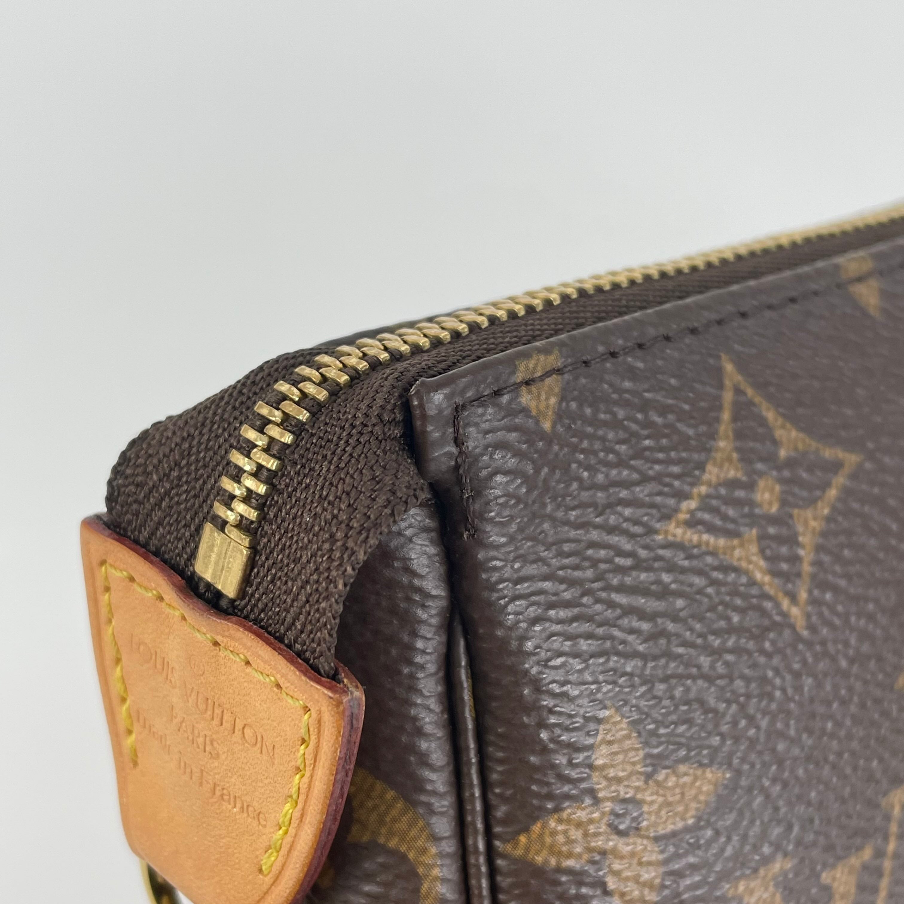Louis Vuitton Clutch