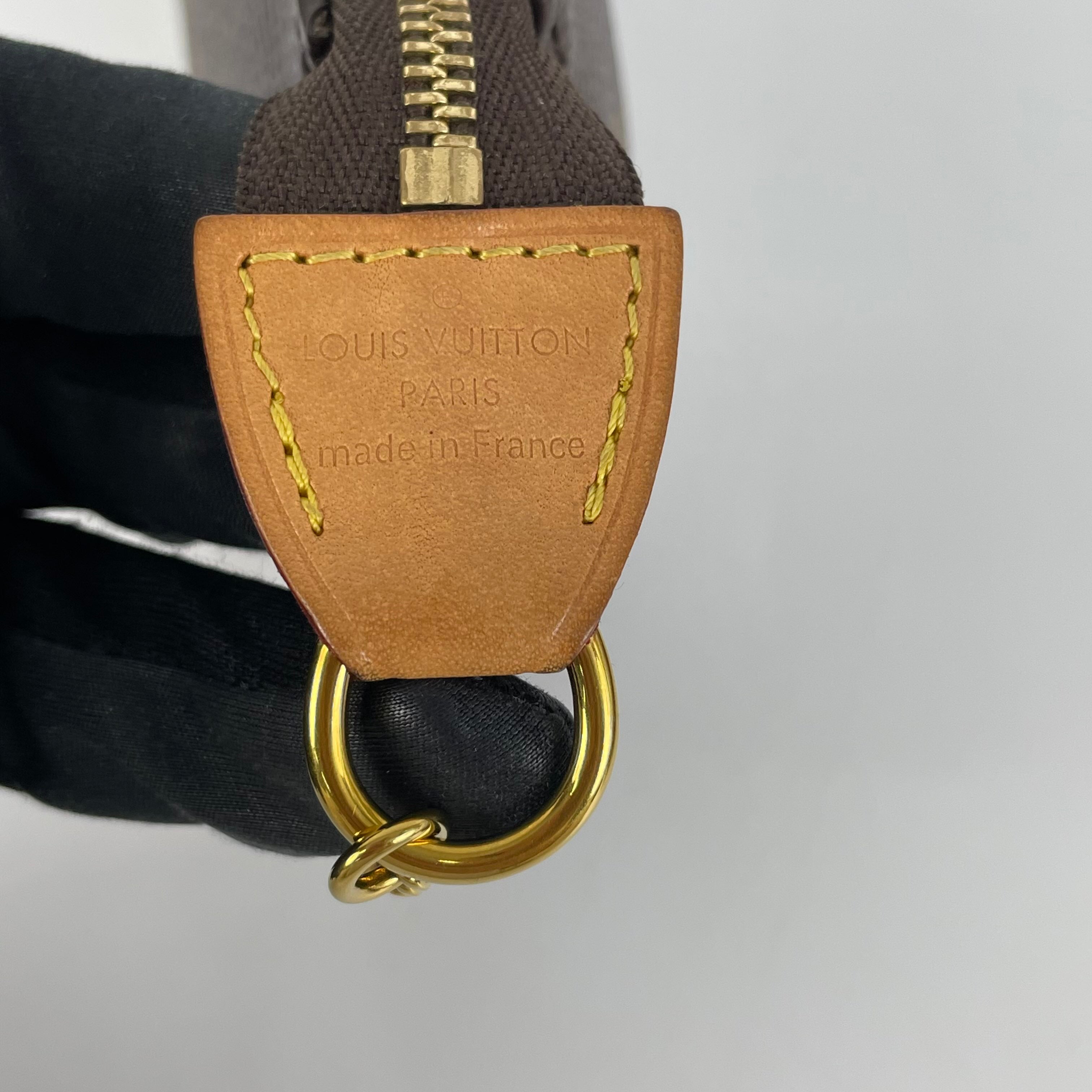 Louis Vuitton Clutch