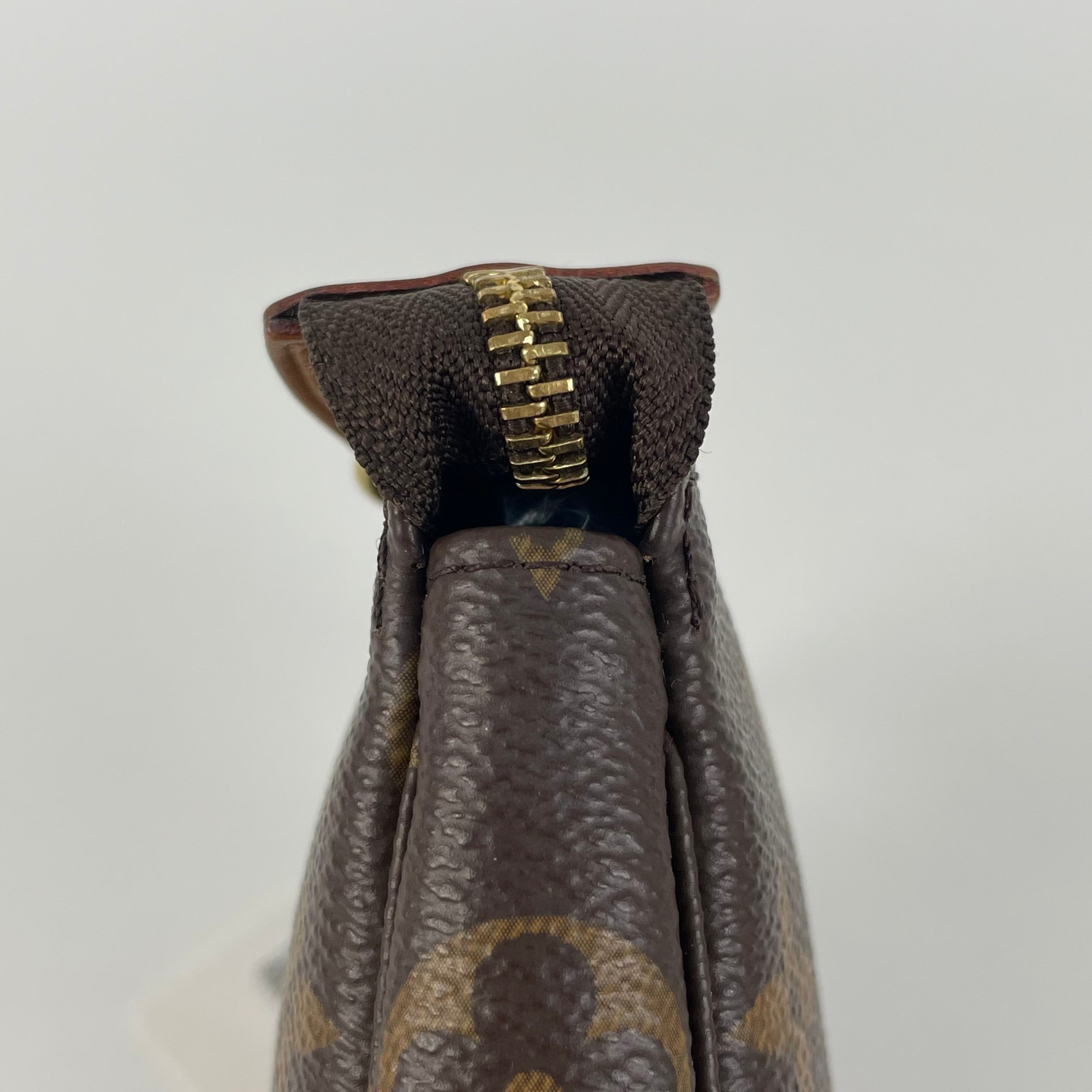 Louis Vuitton Clutch