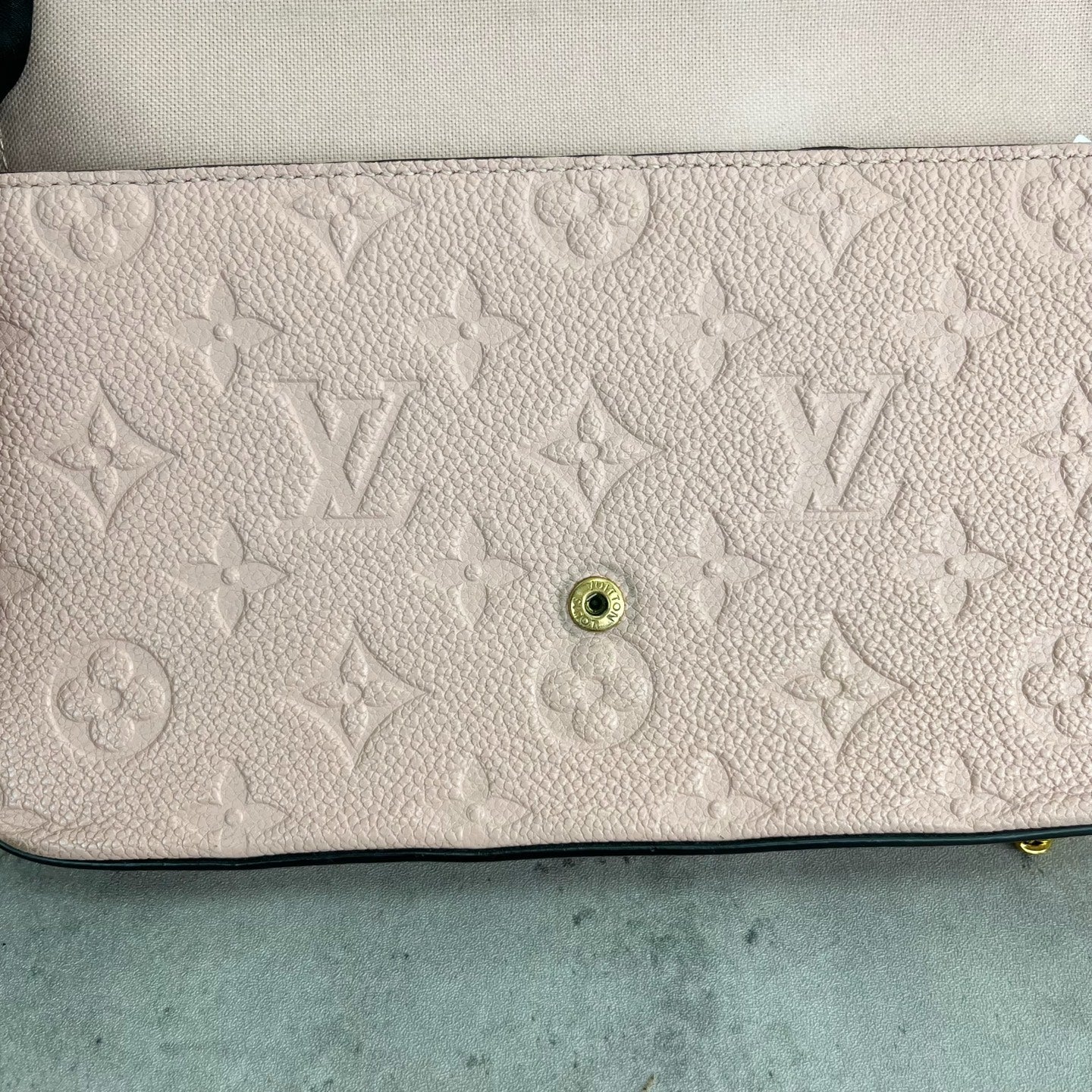 Louis Vuitton Félicie Chain-Strap Pochette M82608
