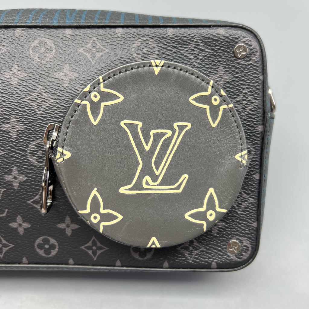 Louis Vuitton Messenger Bag