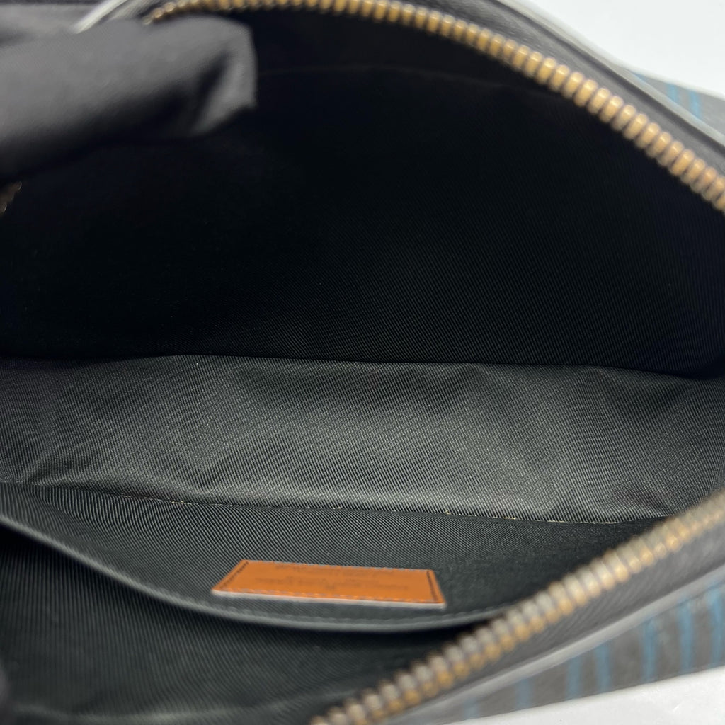 Louis Vuitton Messenger Bag