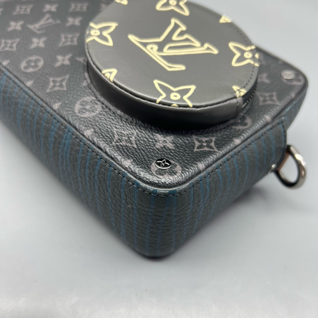 Louis Vuitton Messenger Bag