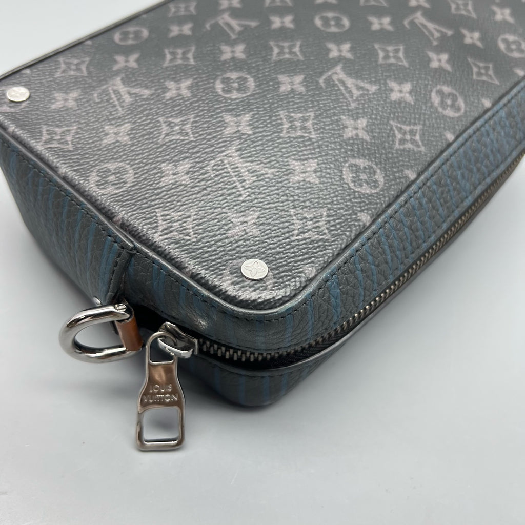 Louis Vuitton Messenger Bag