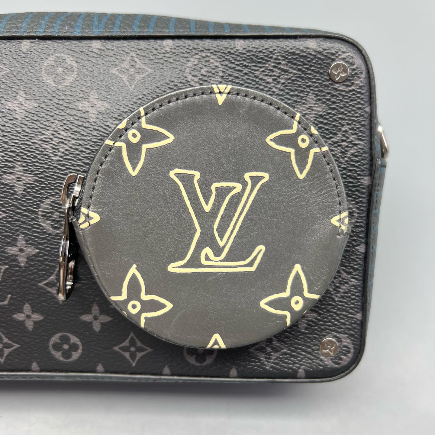 Louis Vuitton Messenger Bag