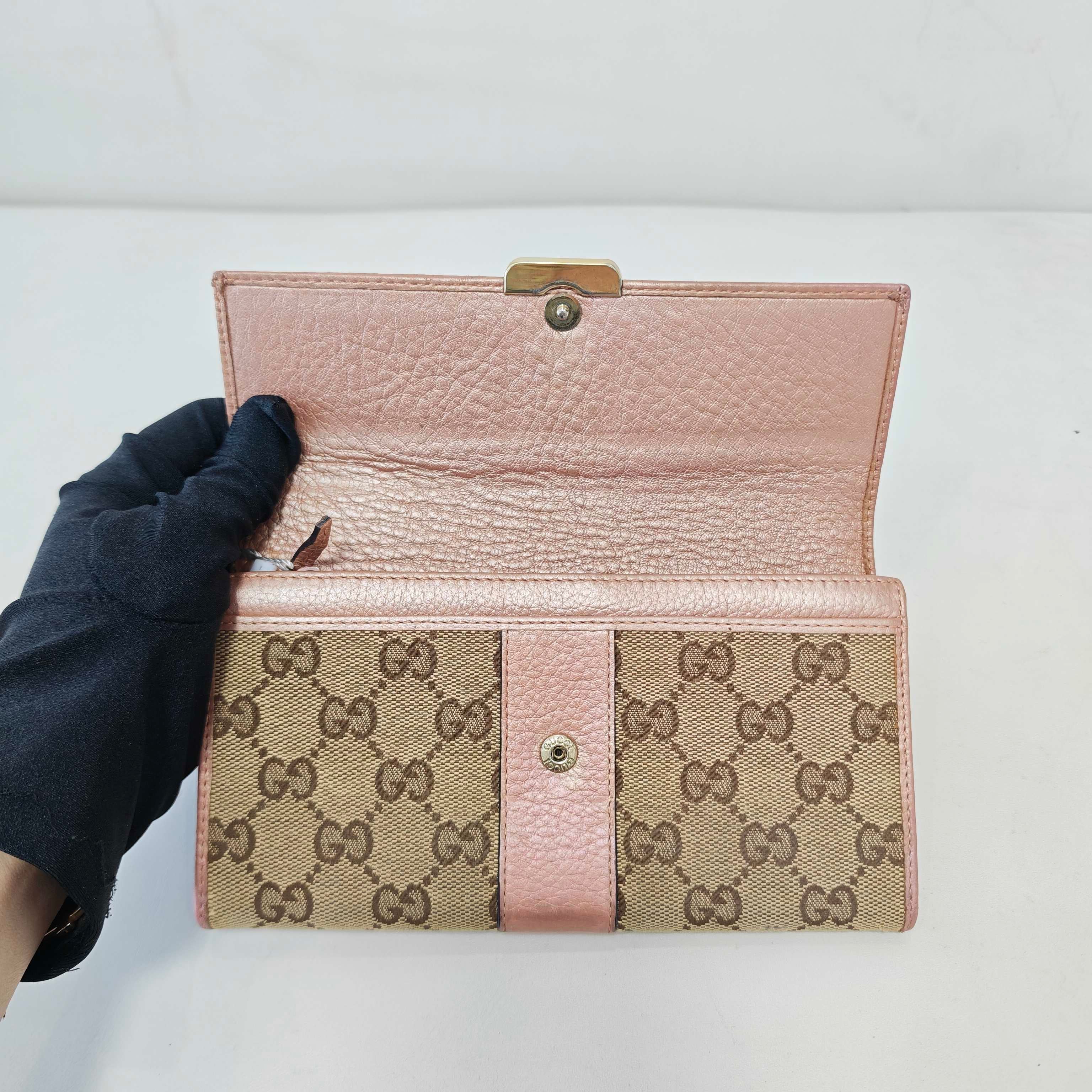 Gucci Canvas