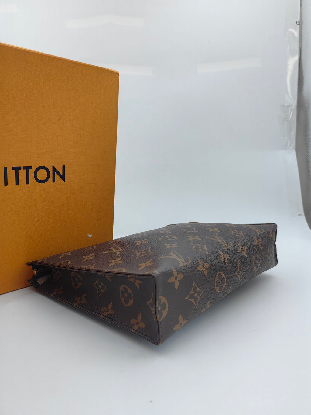Louis Vuitton Clutch