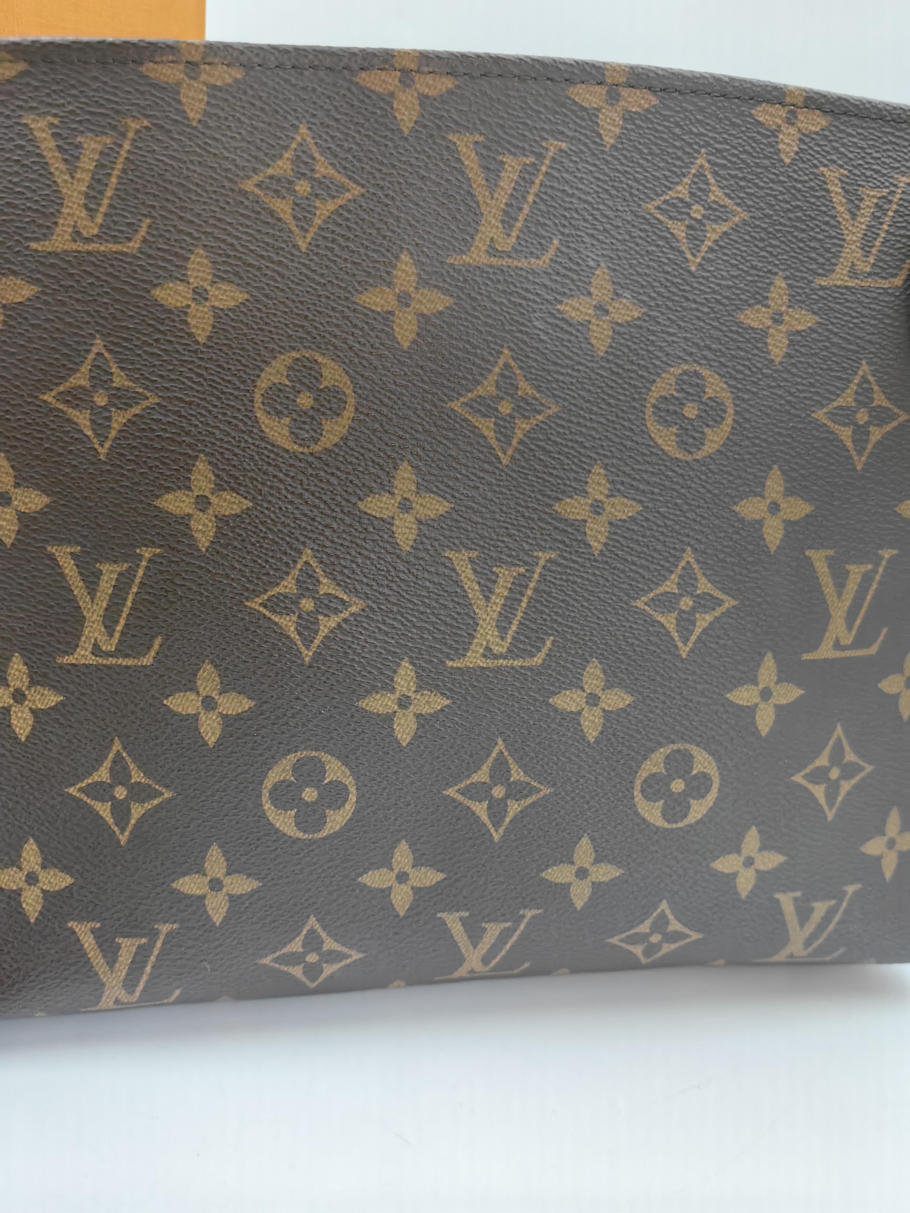 Louis Vuitton Clutch