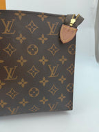 Louis Vuitton Clutch