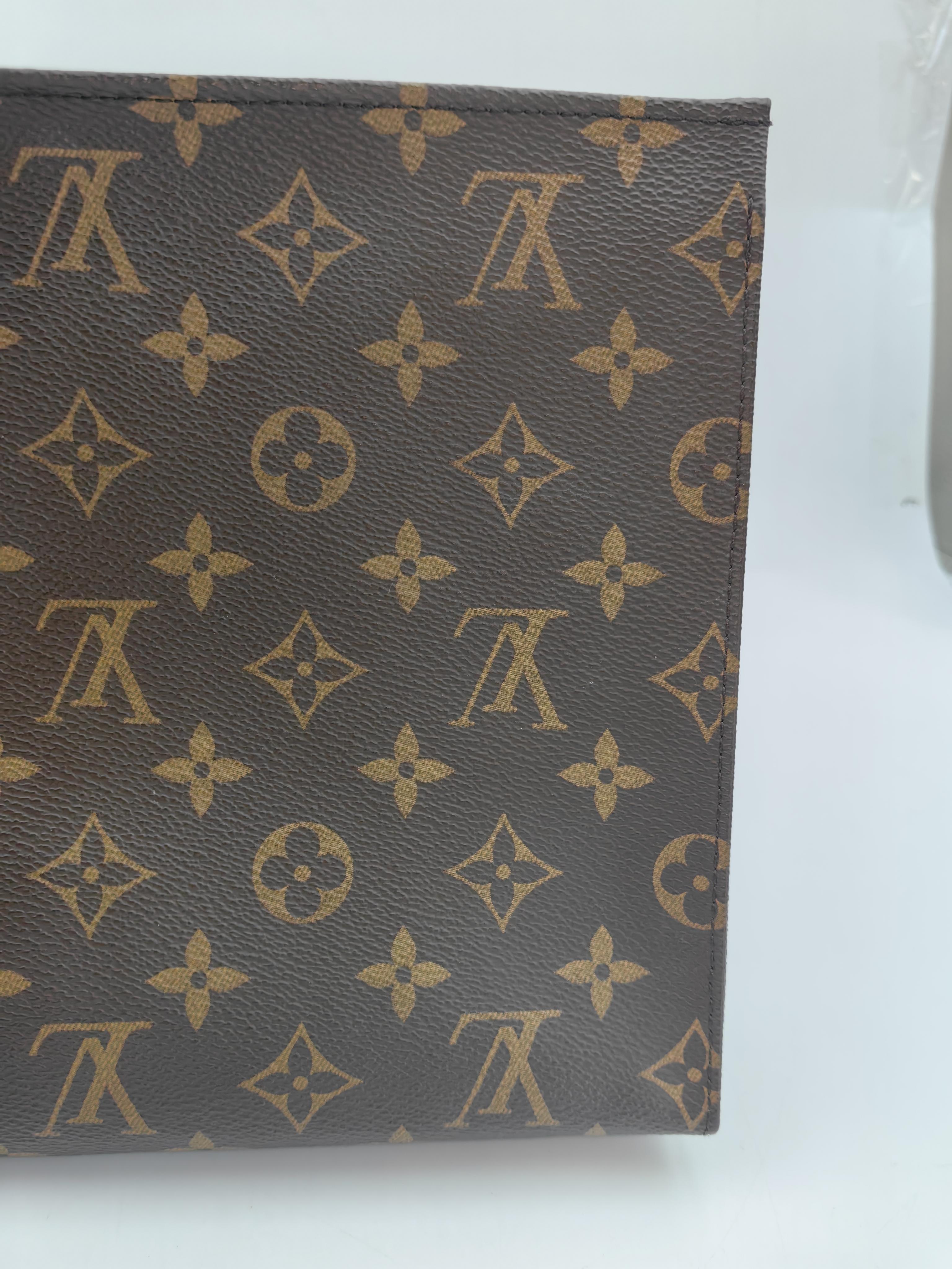 Louis Vuitton Clutch
