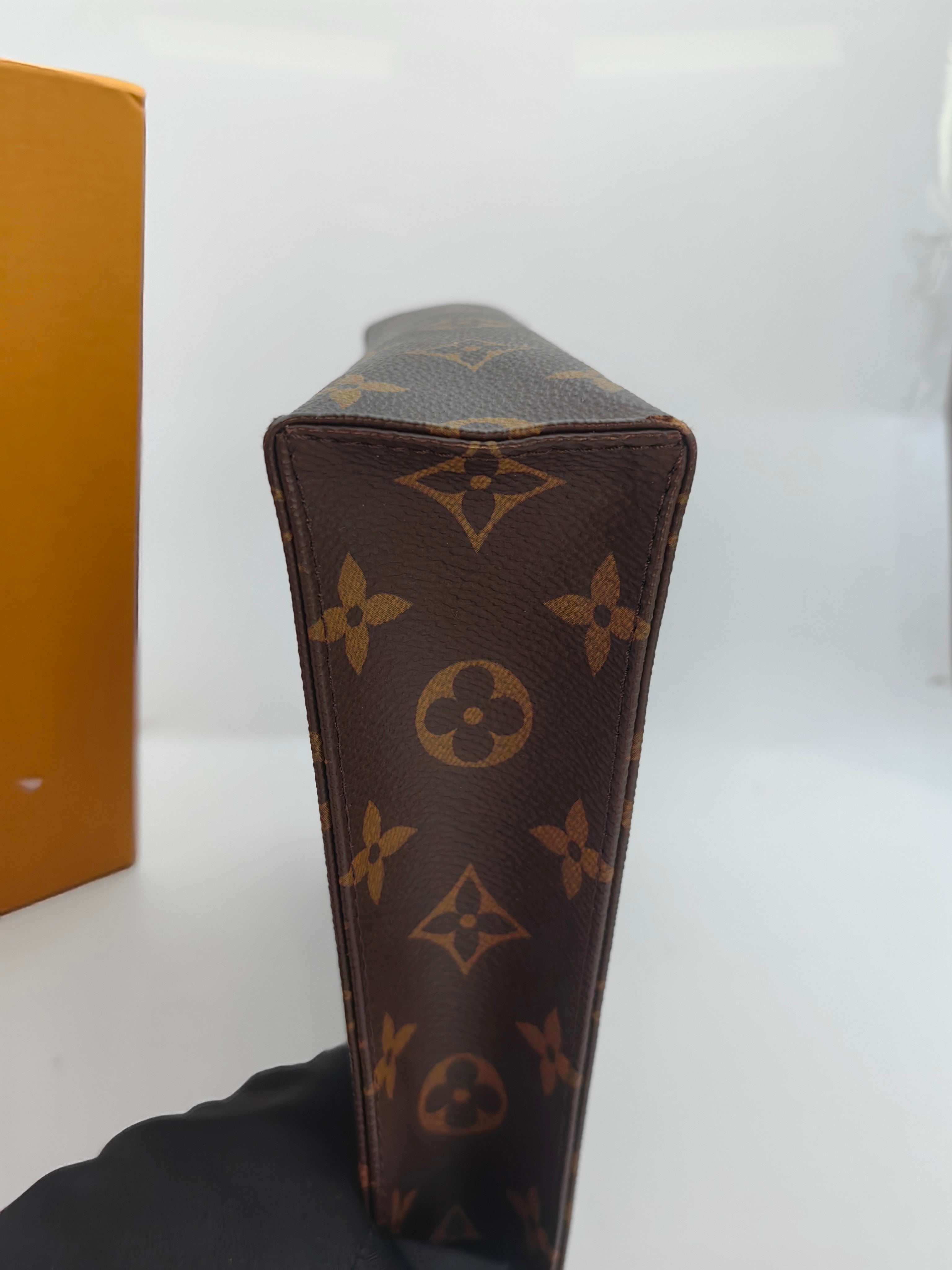 Louis Vuitton Clutch