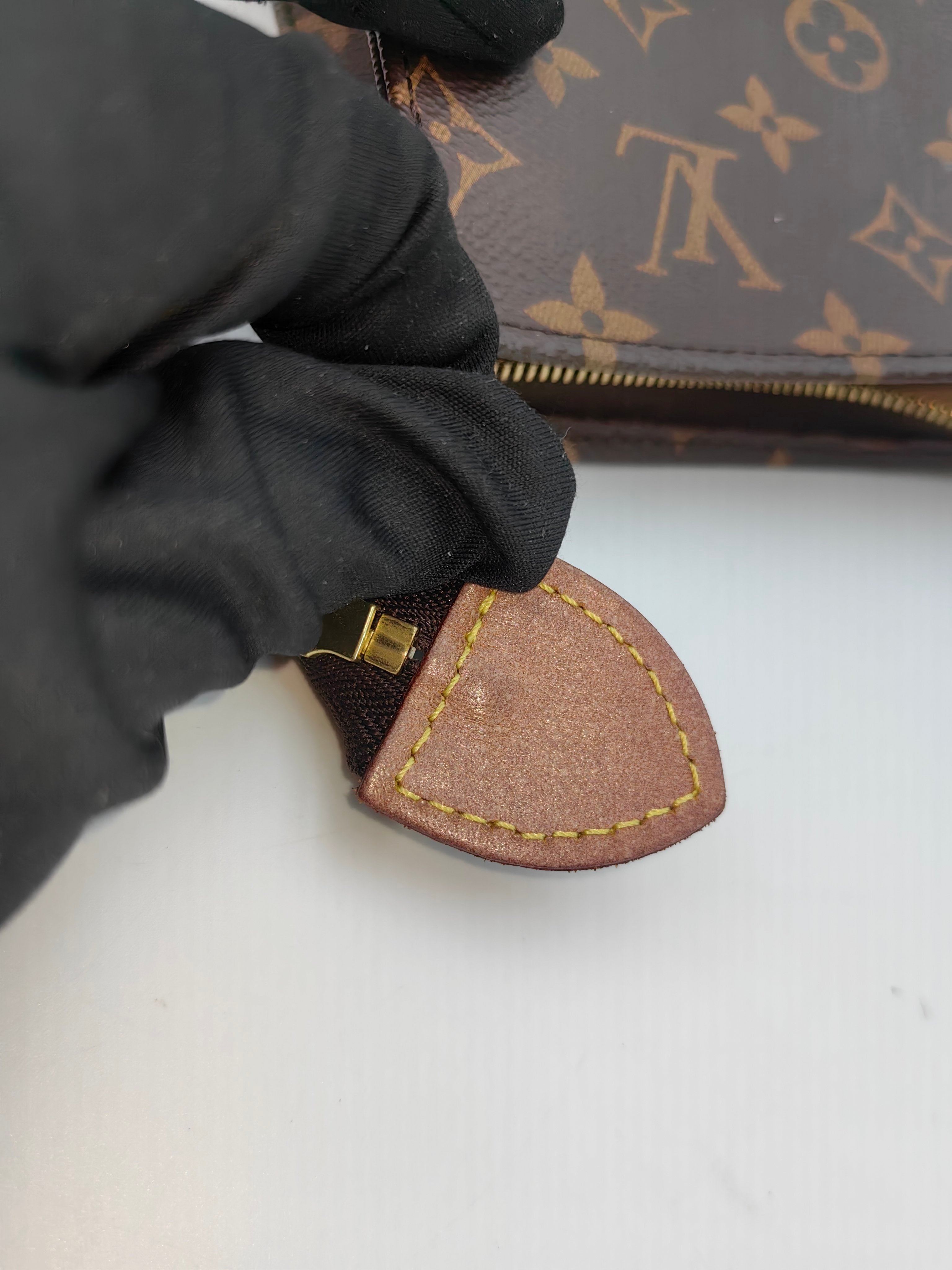 Louis Vuitton Clutch
