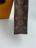 Louis Vuitton Clutch