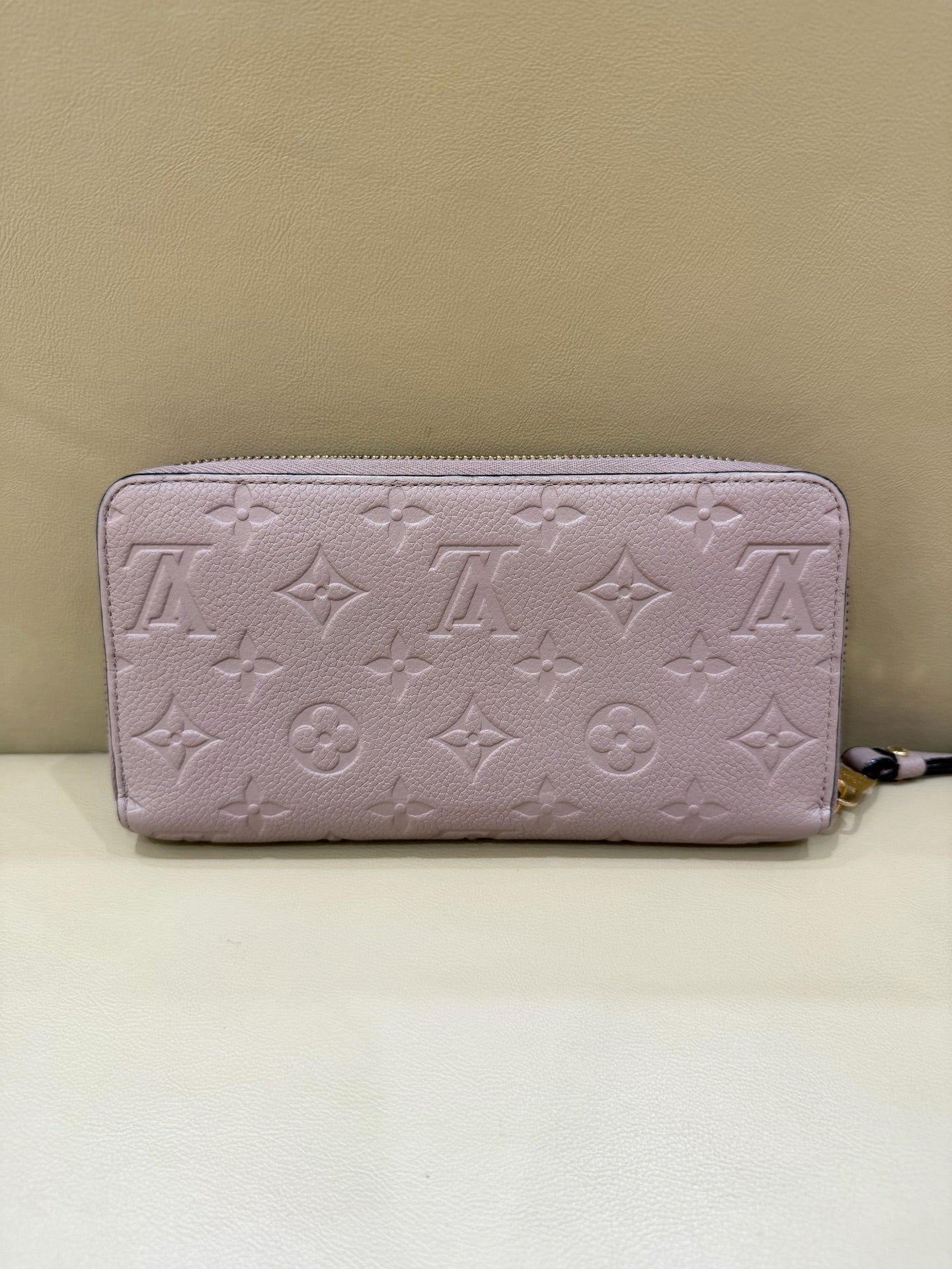 Louis Vuitton Pink M64089