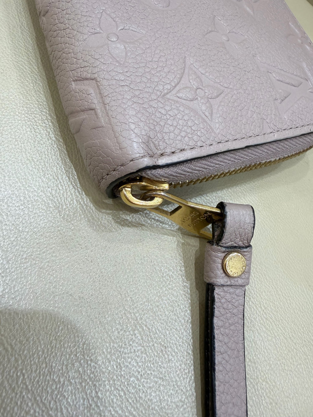 Louis Vuitton Pink M64089