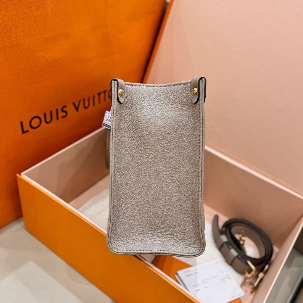 Louis Vuitton Onthego Crossbody 25 x 19 x 11.5 M45779