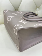 Louis Vuitton Onthego Crossbody 25 x 19 x 11.5 M45779