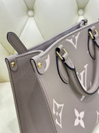 Louis Vuitton Onthego Crossbody 25 x 19 x 11.5 M45779