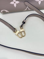 Louis Vuitton Onthego Crossbody 25 x 19 x 11.5 M45779