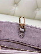 Louis Vuitton Onthego Crossbody 25 x 19 x 11.5 M45779