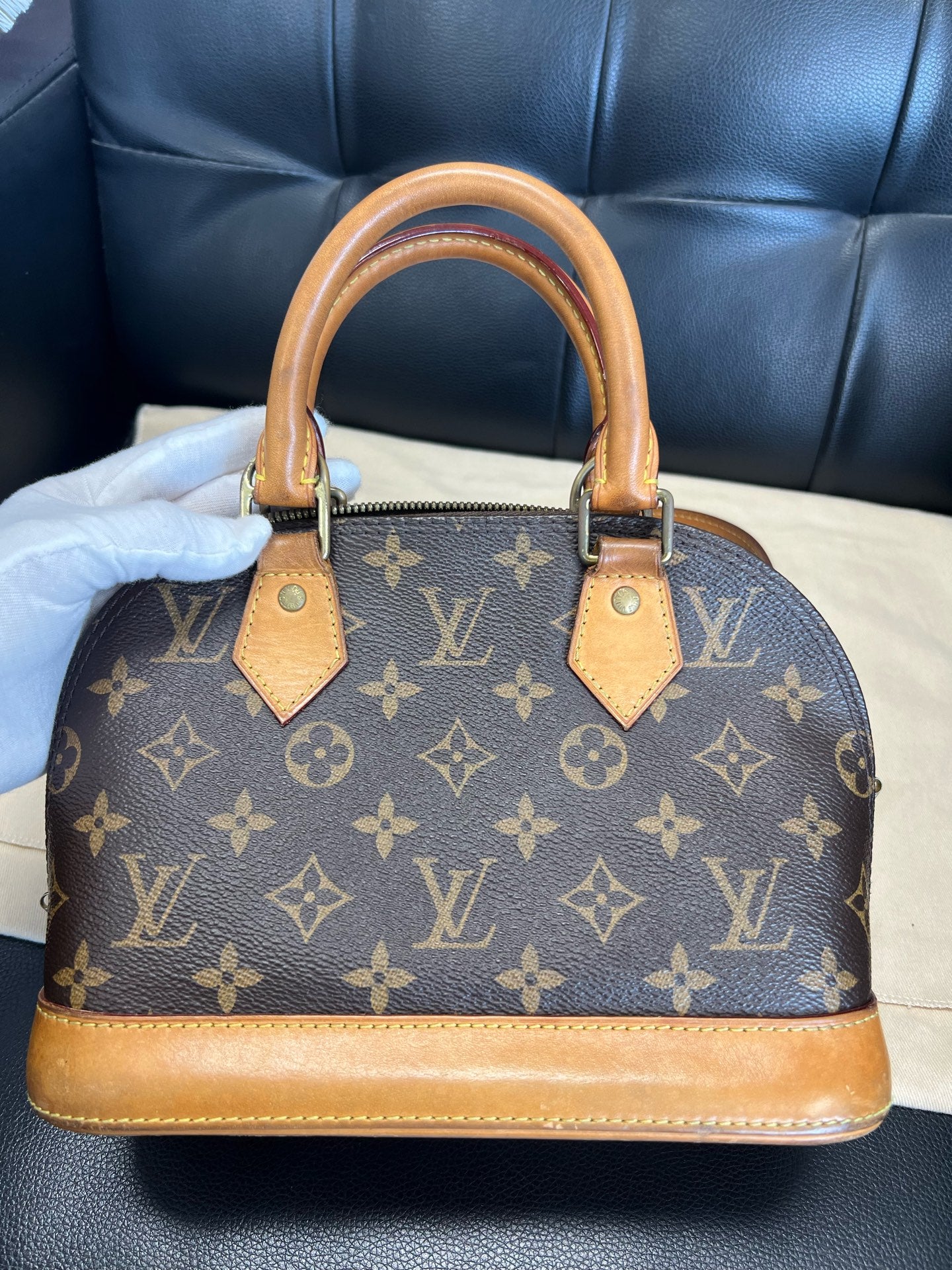 Louis Vuitton ALMA BB Handbag M46990