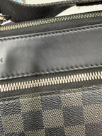 Louis Vuitton Black Messenger Bag 33.0x 25.5x 9.0 cm N40003