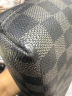 Louis Vuitton Black Messenger Bag 33.0x 25.5x 9.0 cm N40003