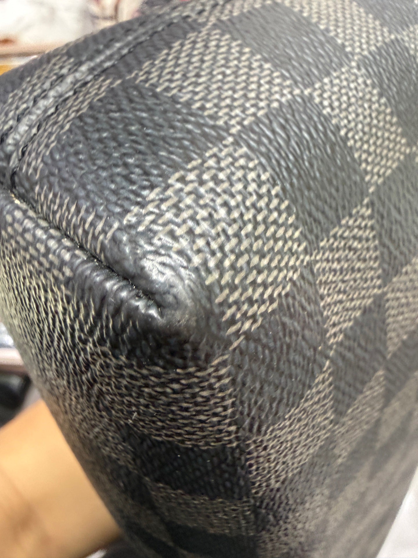 Louis Vuitton Black Messenger Bag 33.0x 25.5x 9.0 cm N40003