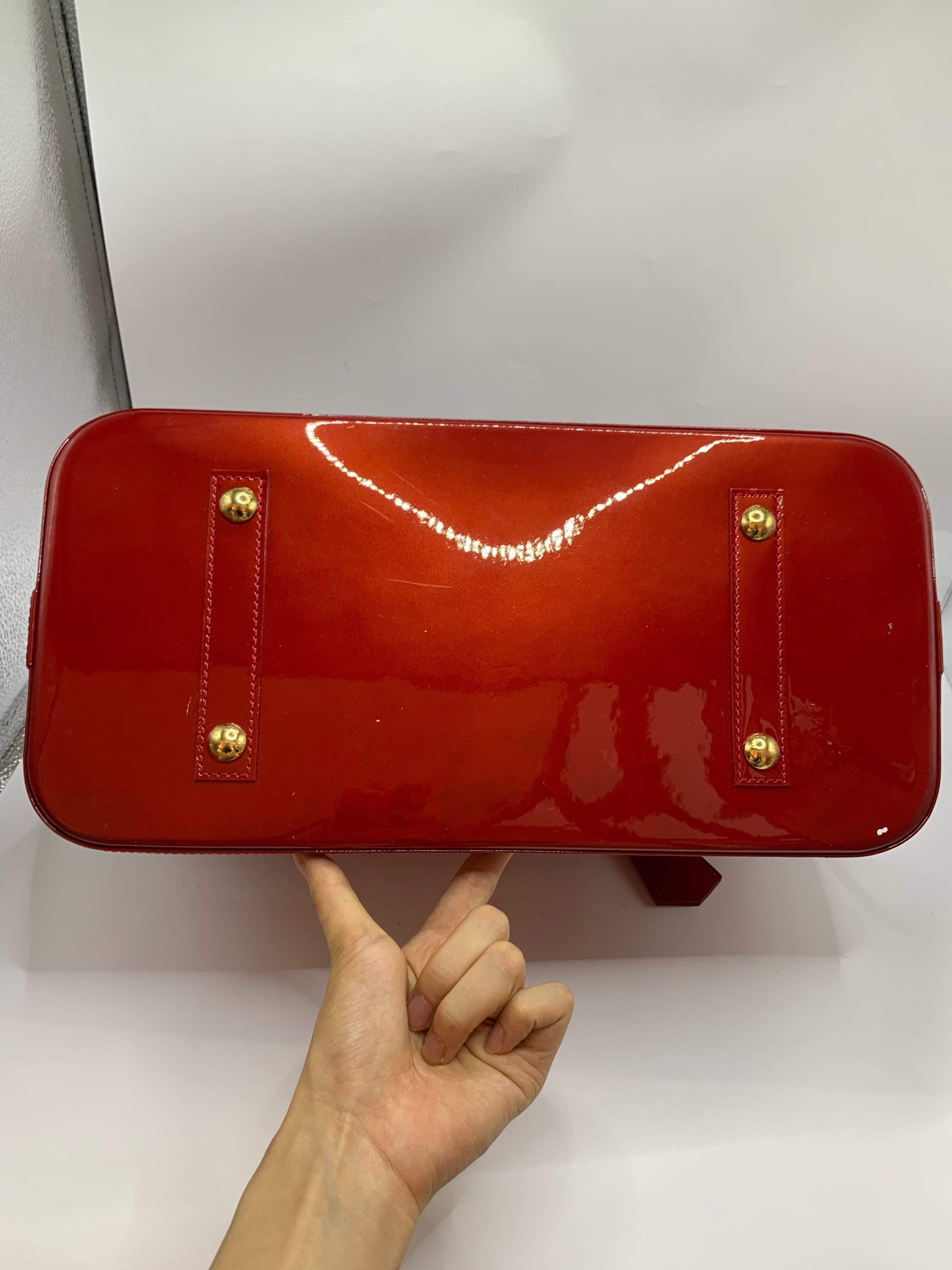Louis Vuitton Satchel M91770