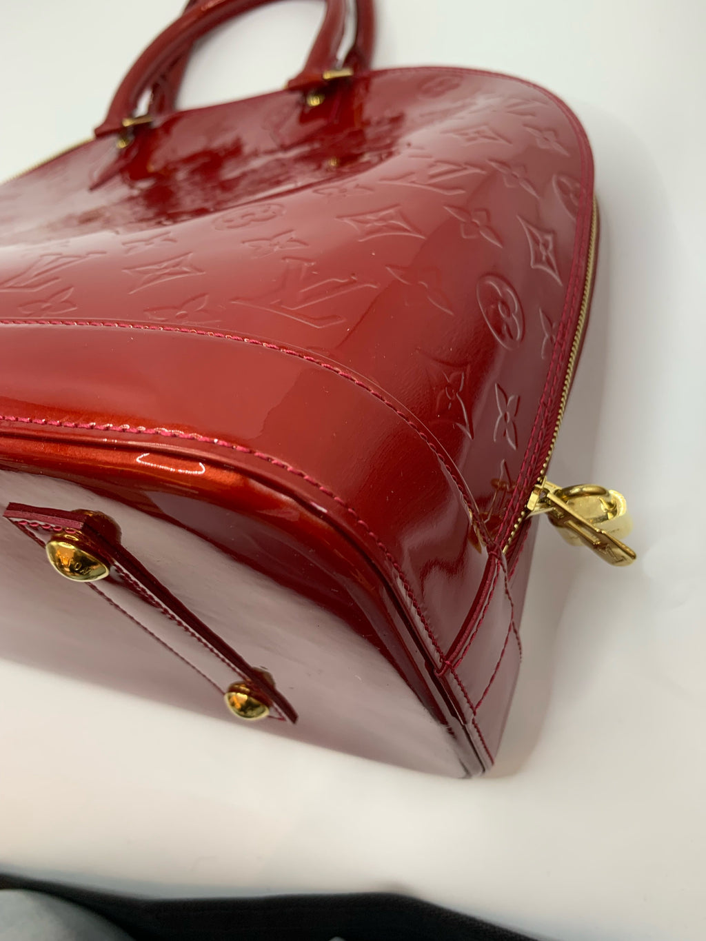Louis Vuitton Satchel M91770