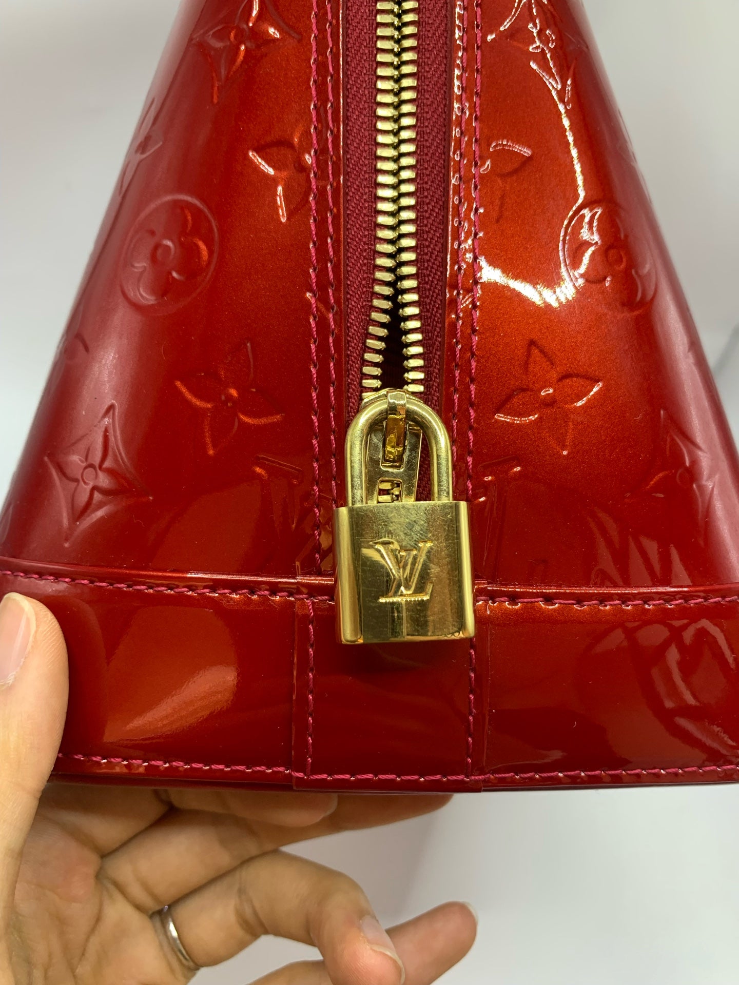 Louis Vuitton Satchel M91770