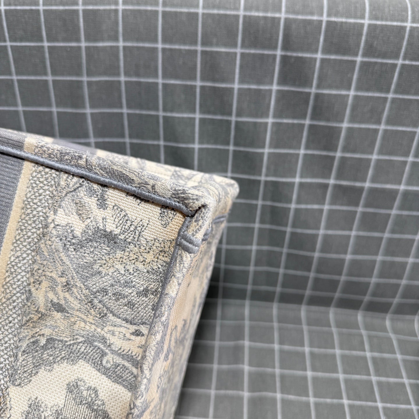 Dior Gray M1296ZRGO_M932