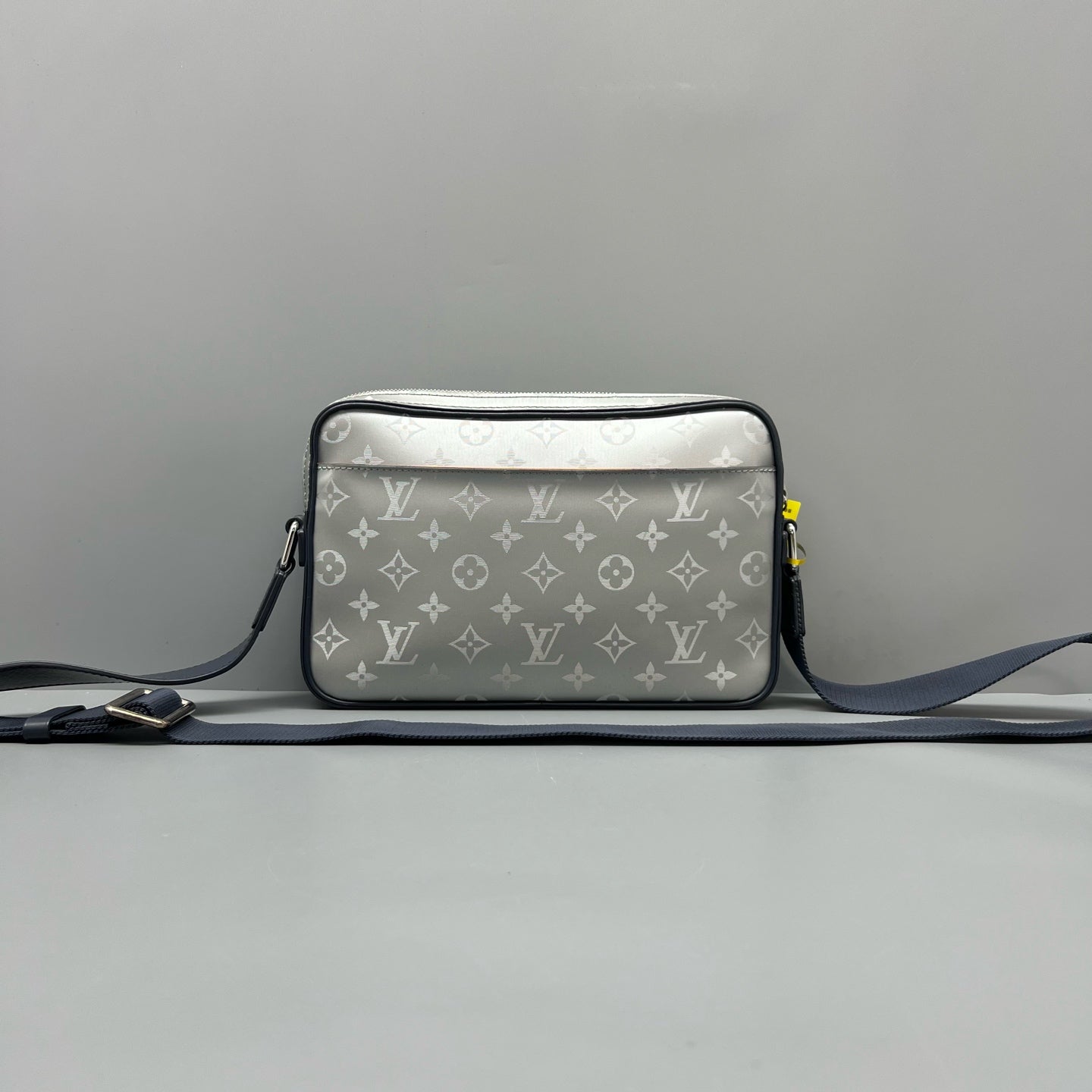 Louis Vuitton Messenger Bag
