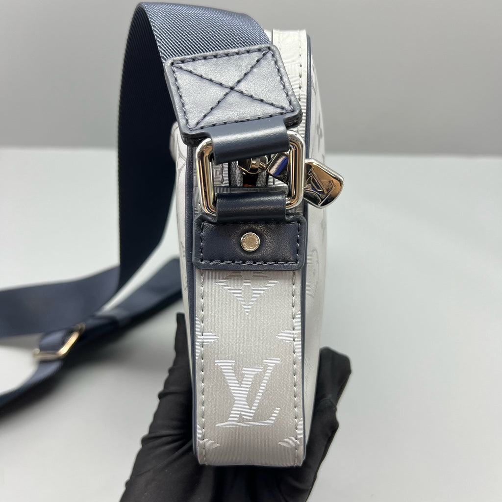 Louis Vuitton Messenger Bag