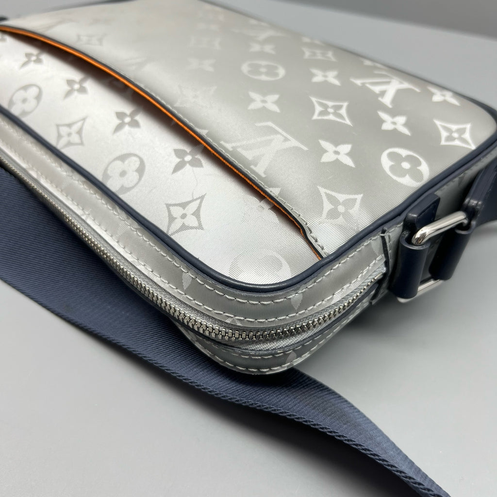 Louis Vuitton Messenger Bag