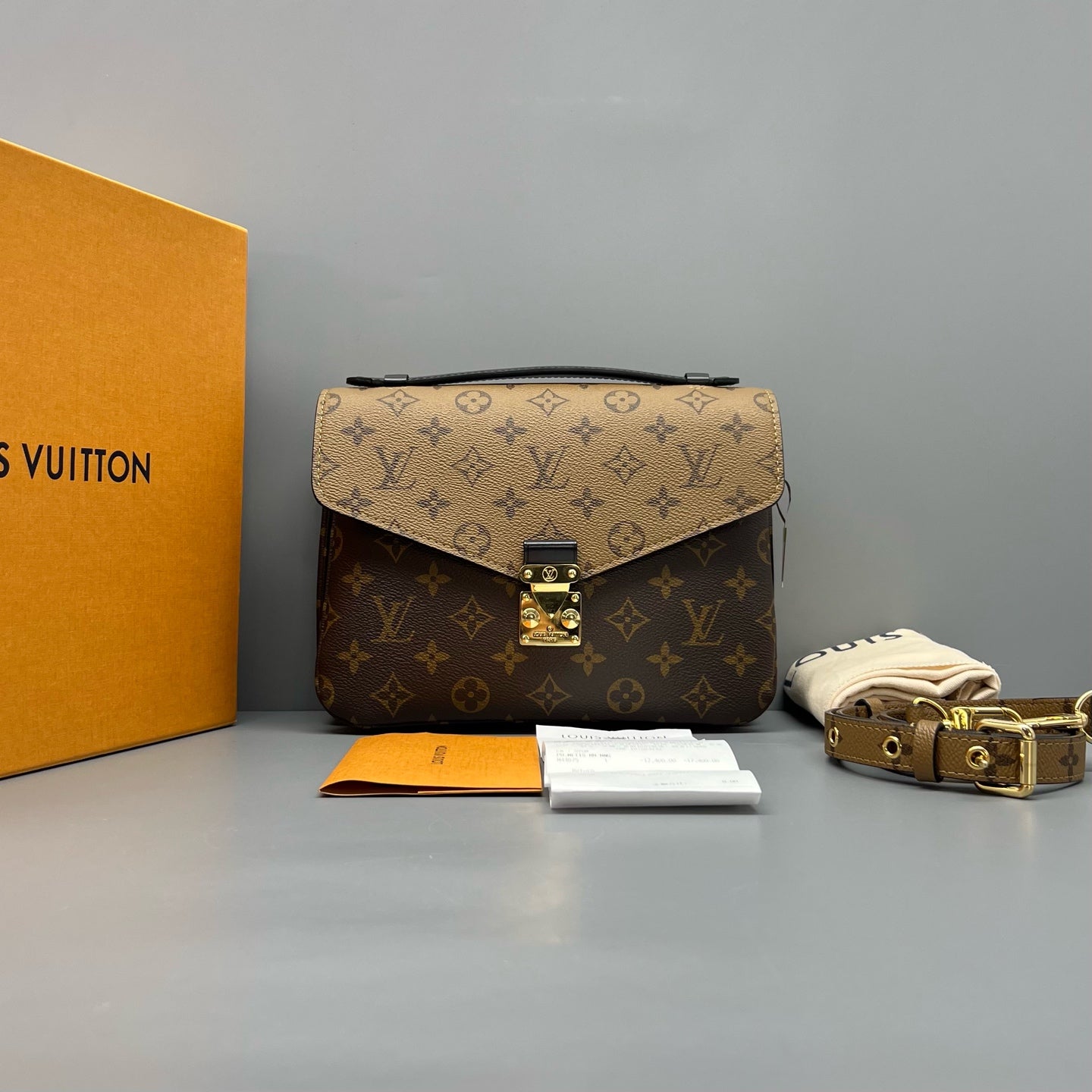 Louis Vuitton Messenger Bag