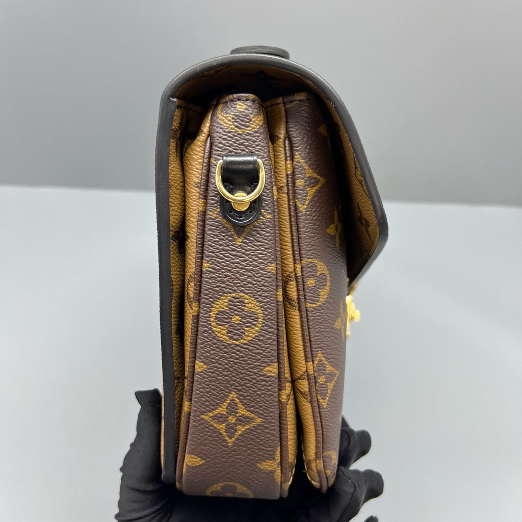 Louis Vuitton Messenger Bag
