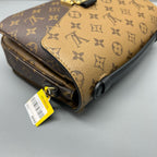 Louis Vuitton Messenger Bag