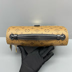 Louis Vuitton Messenger Bag